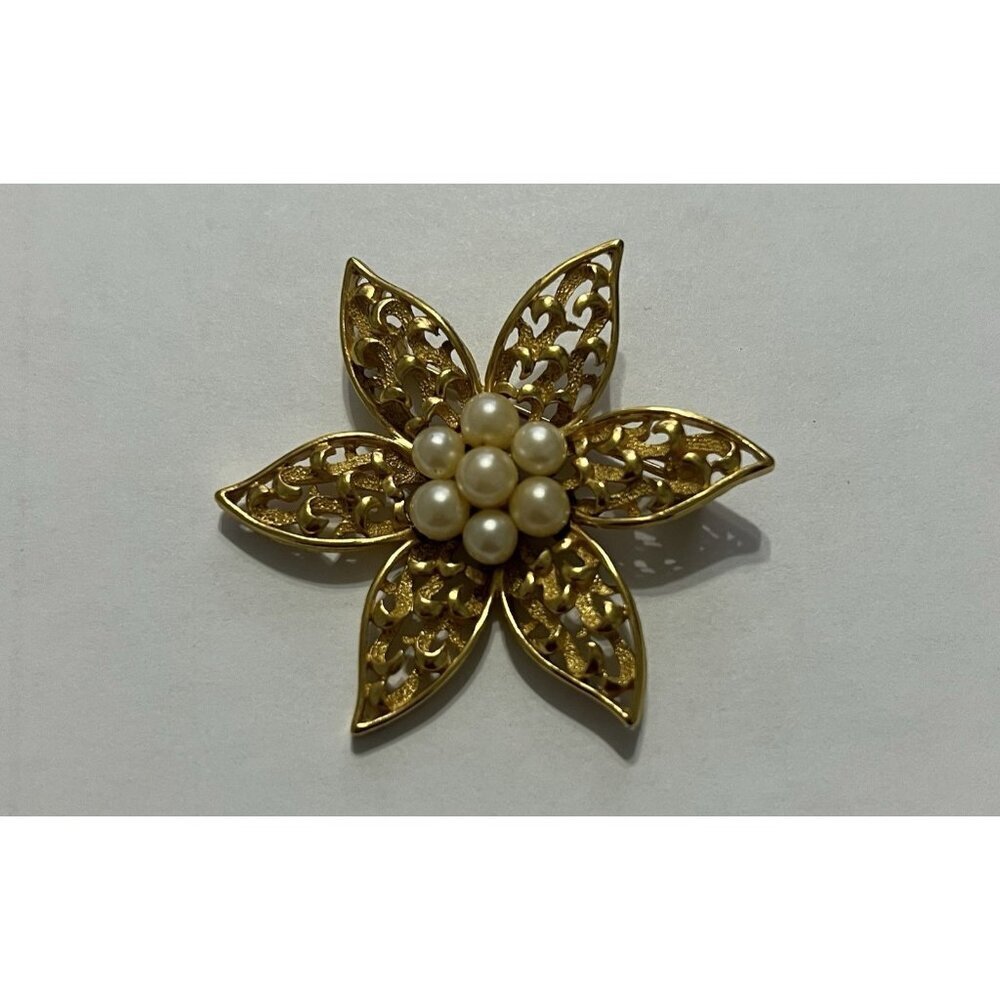 Crown Trifari Gold Tone Floral Faux Pearl Cluster Center Brooch Signed